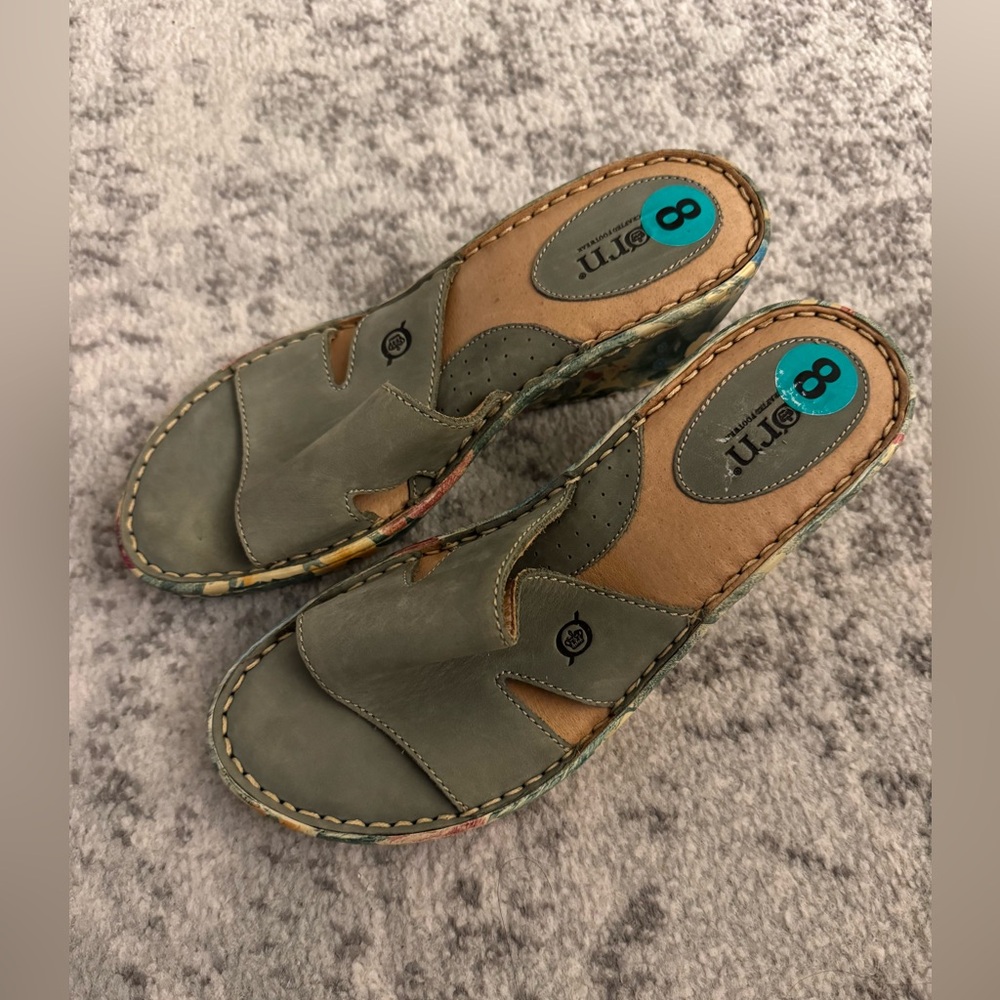 Born Wedge Women Sandals Size 8